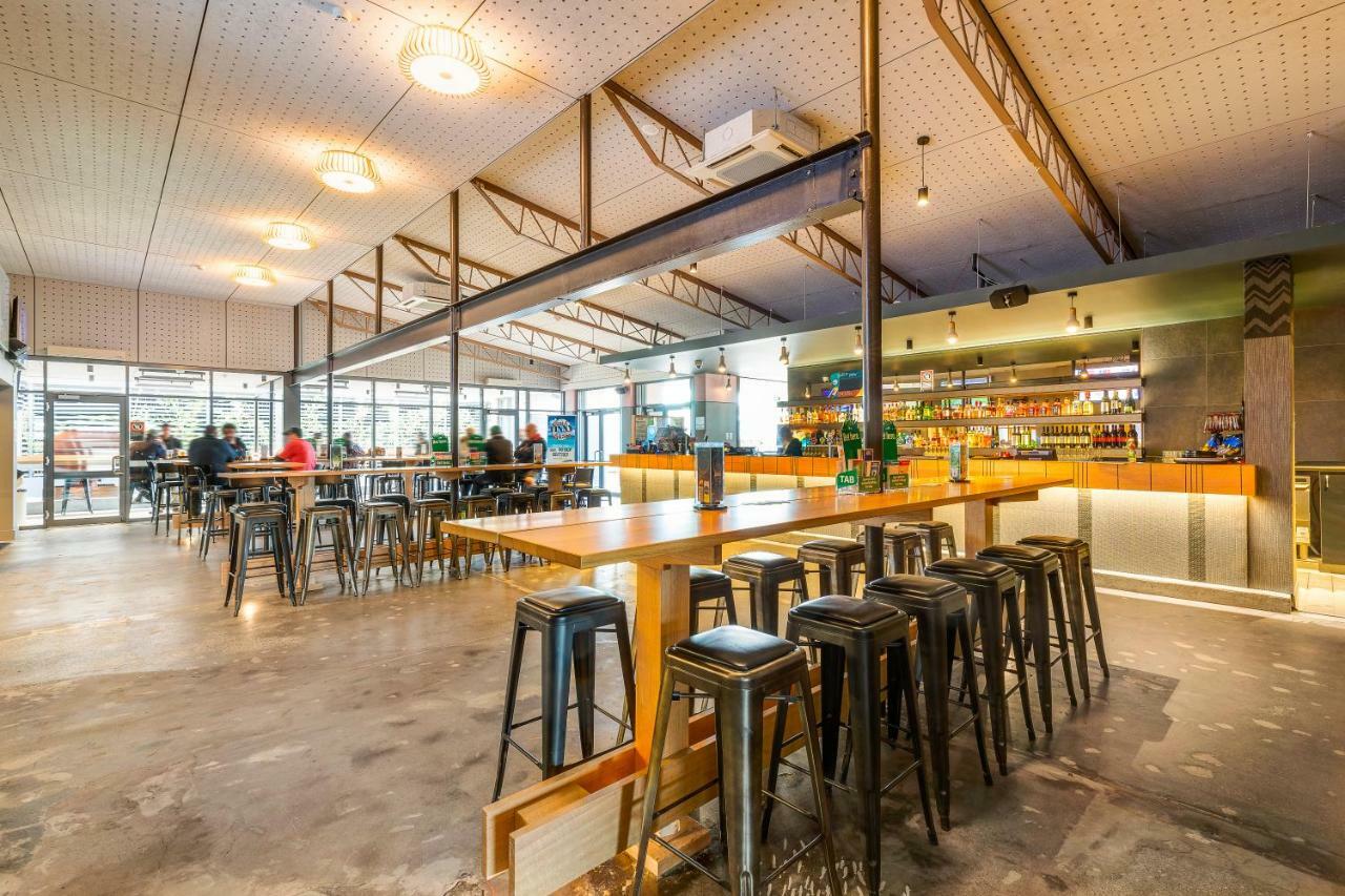 Nightcap At Ocean Beach Hotel Umina Beach Exterior photo